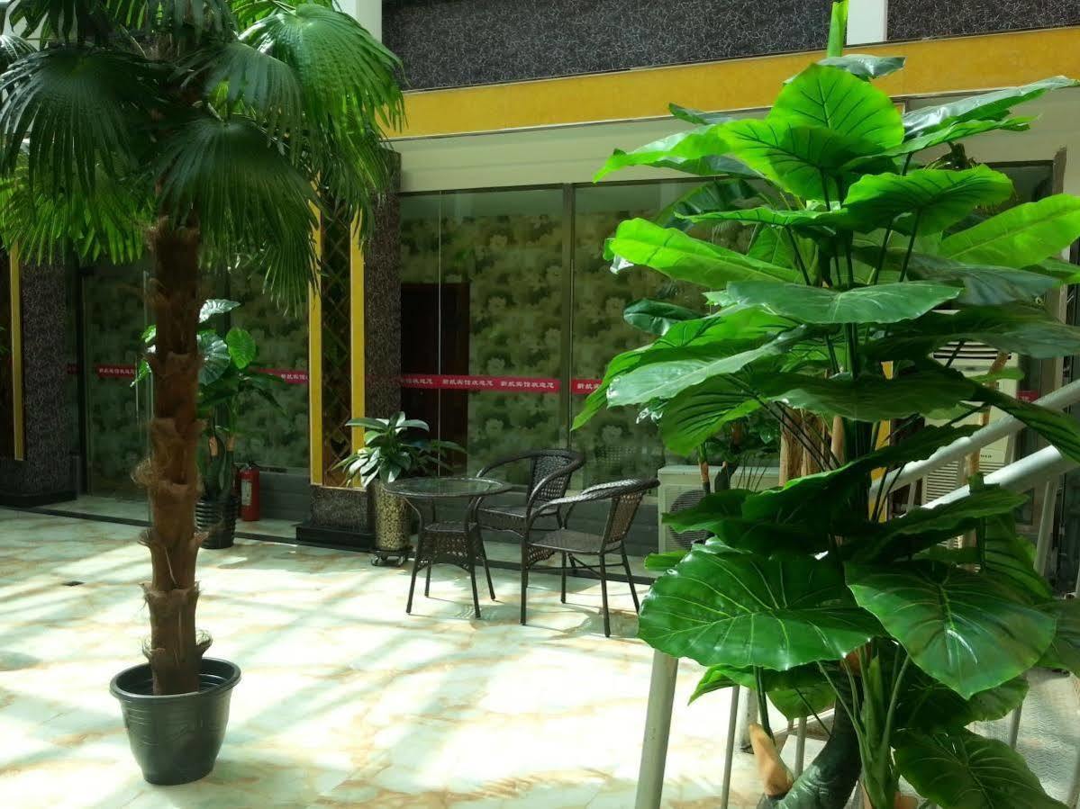 Xinhang Hotel Urumči Exteriér fotografie